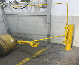 液氨鋼瓶萬(wàn)向充裝臂